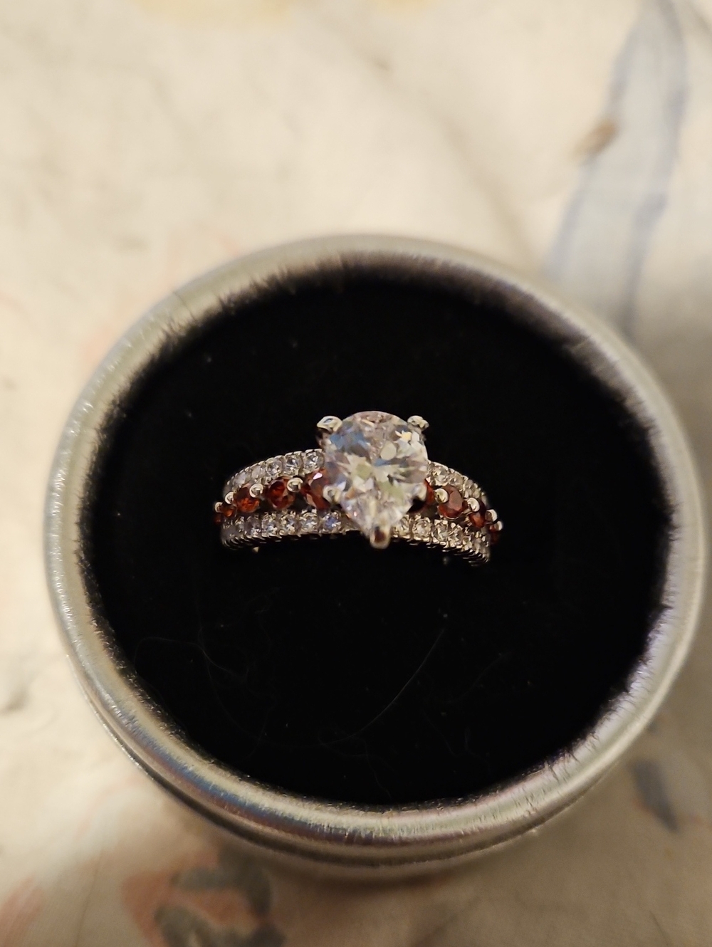 BRAND NEW ** Sterling Silver .925 Clear & Garnet Solitaire Engagement Ring